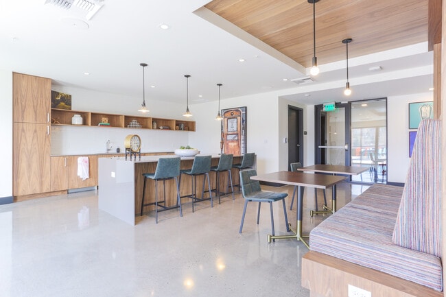 Axletree Apartments in Milwaukie, OR - Building Photo - Interior Photo