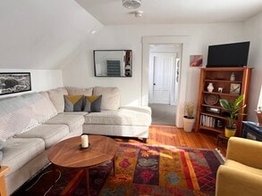 38 Summer St, Unit Summer Street, 3rd Floor in Gloucester, MA - Building Photo - Building Photo