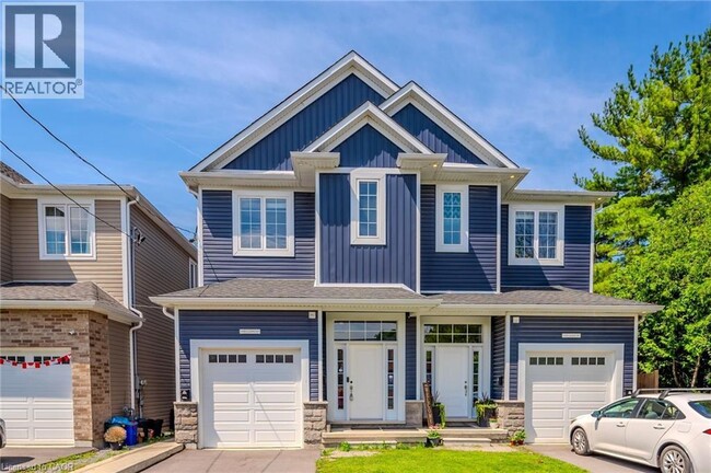 property at 10 Lloyd St