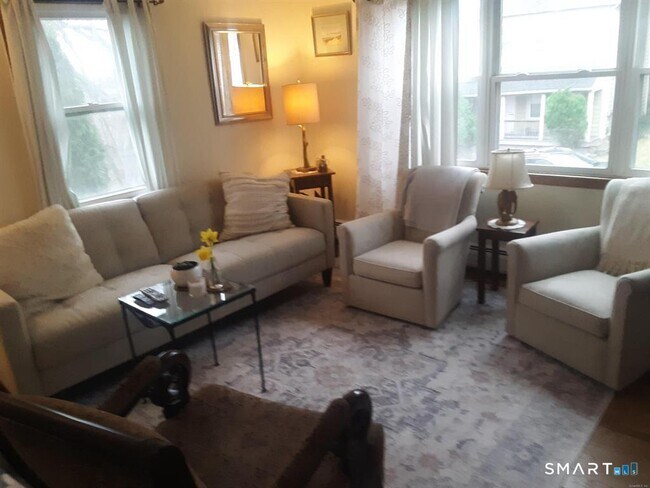 28 Massachusetts Ave in Fairfield, CT - Building Photo - Building Photo