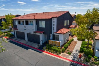 Townhomes at Horizon Ridge in Henderson, NV - Building Photo - Building Photo