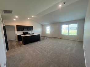 850 S Woodland Hls Ave in Rogersville, MO - Foto de edificio - Building Photo