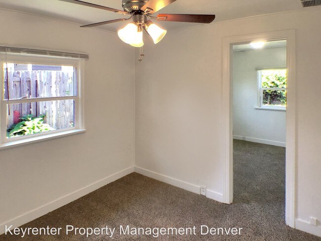 1995 Ingalls St in Lakewood, CO - Building Photo - Building Photo