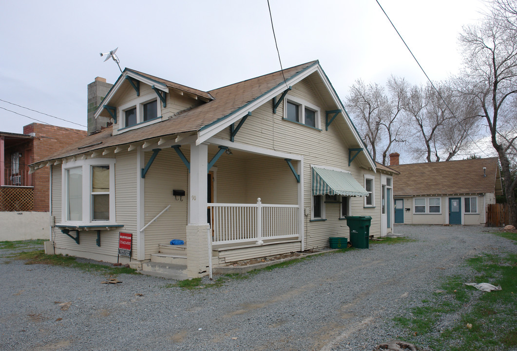 90 Walts Ln in Reno, NV - Building Photo