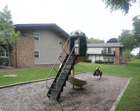 Heatherwood House at Ronkonkoma in Lake Ronkonkoma, NY - Building Photo - Building Photo