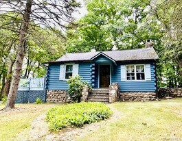 15 Locust Dr in Cold Spring, NY - Building Photo