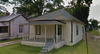 216 Chandler St in Valdosta, GA - Building Photo