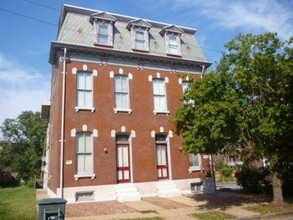 Benton Street Apartments in St. Louis, MO - Building Photo - Building Photo