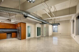 Thurman Lofts in Los Angeles, CA - Foto de edificio - Building Photo