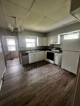 670 E Mansfield Ave in Pontiac, MI - Building Photo - Building Photo