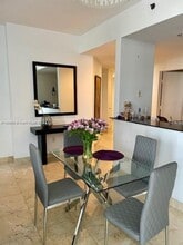 1050 Brickell Ave in Miami, FL - Building Photo - Building Photo