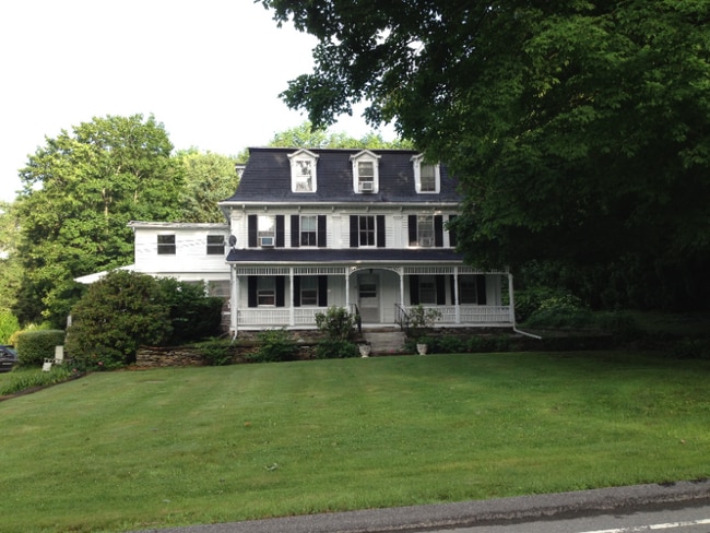 property at 1 Pomfret Rd
