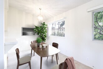 Valleyheart Terrace! in Studio City, CA - Building Photo - Interior Photo