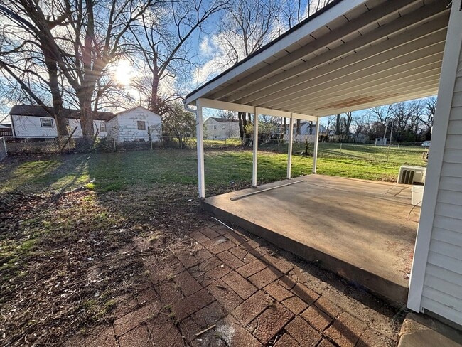 6118 Hancock Ave in Berkeley, MO - Building Photo - Building Photo