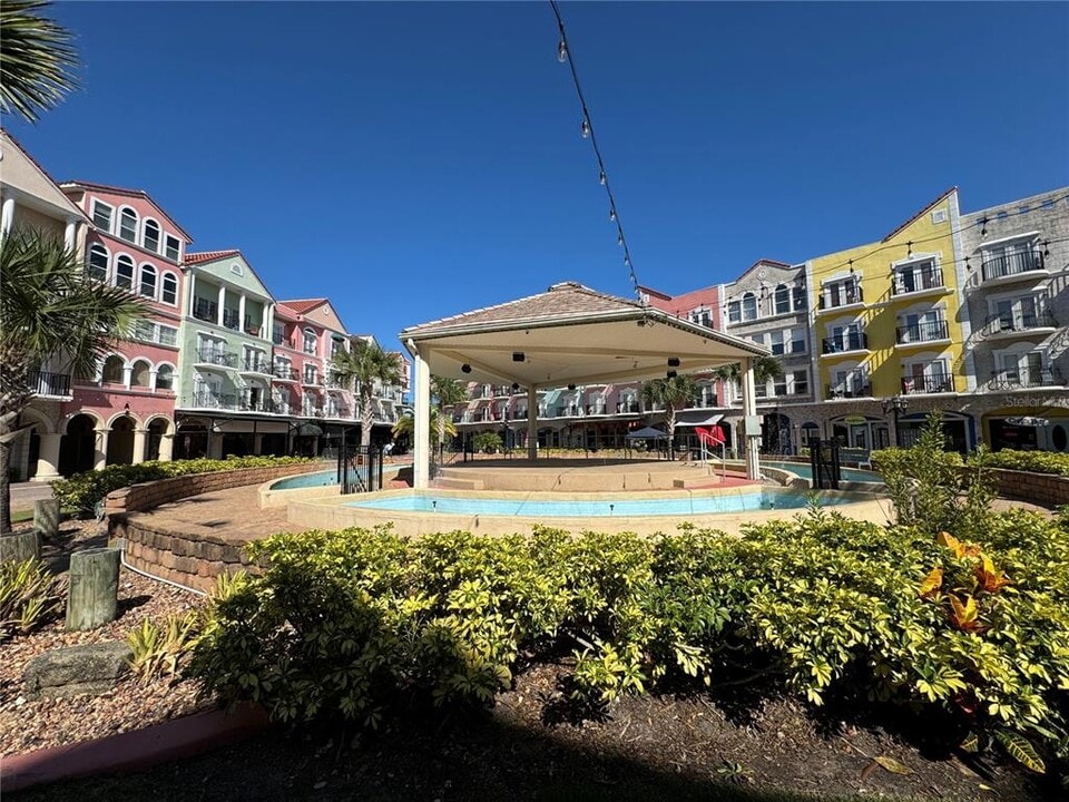 101 Palm Harbor Pkwy in Palm Coast, FL - Building Photo