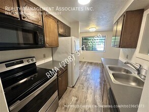 1522 S Denver Ave in Boise, ID - Foto de edificio - Building Photo
