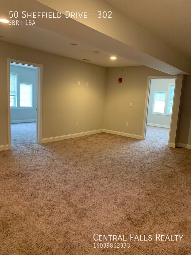 50 Sheffield Dr, Unit 302 in Dover, NH - Building Photo - Building Photo