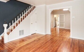 24 Montague Pl in Montclair, NJ - Building Photo - Building Photo