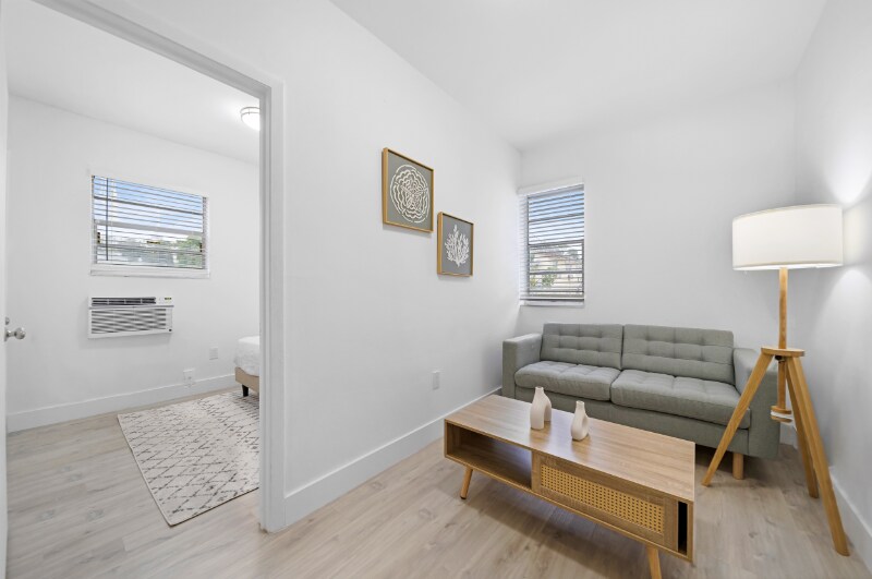 1029 SW 5th St in Miami, FL - Building Photo