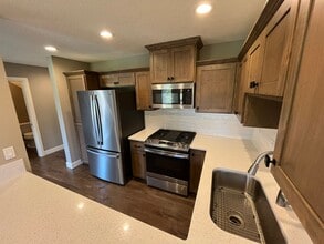 37855 College St in Sandy, OR - Building Photo - Building Photo