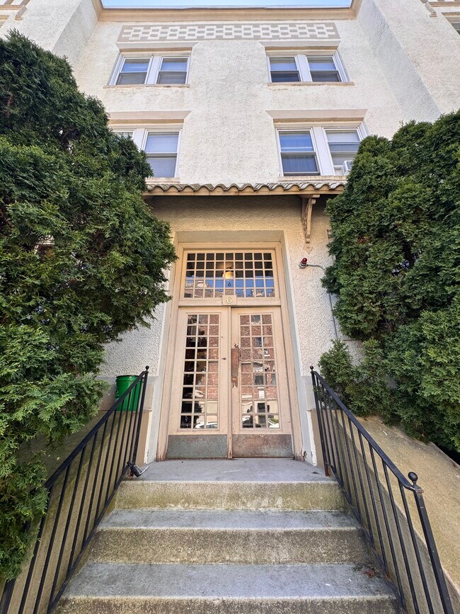 6 Radcliffe Rd, Unit 1 in Boston, MA - Foto de edificio - Building Photo