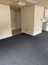 29 Summer St, Unit 4 in Skowhegan, ME - Foto de edificio - Building Photo