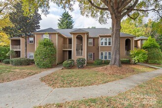 3220 Selwyn Farms Ln in Charlotte, NC - Building Photo - Building Photo