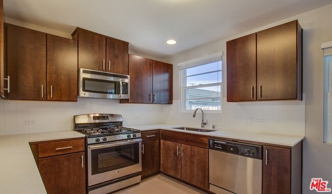 1012 Frederick St in Los Angeles, CA - Building Photo - Building Photo