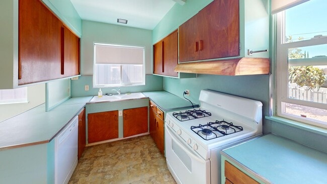 50 La Entrada Ave in San Luis Obispo, CA - Building Photo - Building Photo