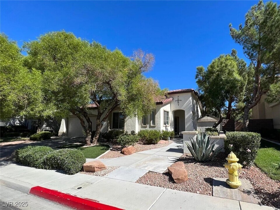 238 Clemson St in Henderson, NV - Building Photo