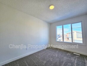 17447-17449 9 Ave SW in Edmonton, AB - Building Photo - Building Photo