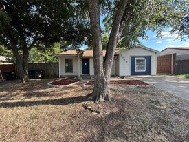 7012 Newberry Ct E in Fort Worth, TX - Building Photo
