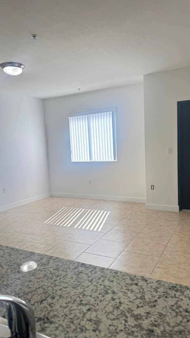 7845 W 5th Ct, Unit A3 in Hialeah, FL - Building Photo - Building Photo