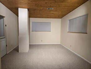 4555 Ridgeway Dr, Unit #C in Los Alamos, NM - Foto de edificio - Building Photo