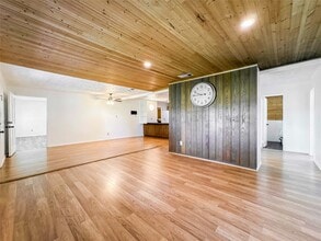 29723 County Rd 25 in Damon, TX - Building Photo - Building Photo