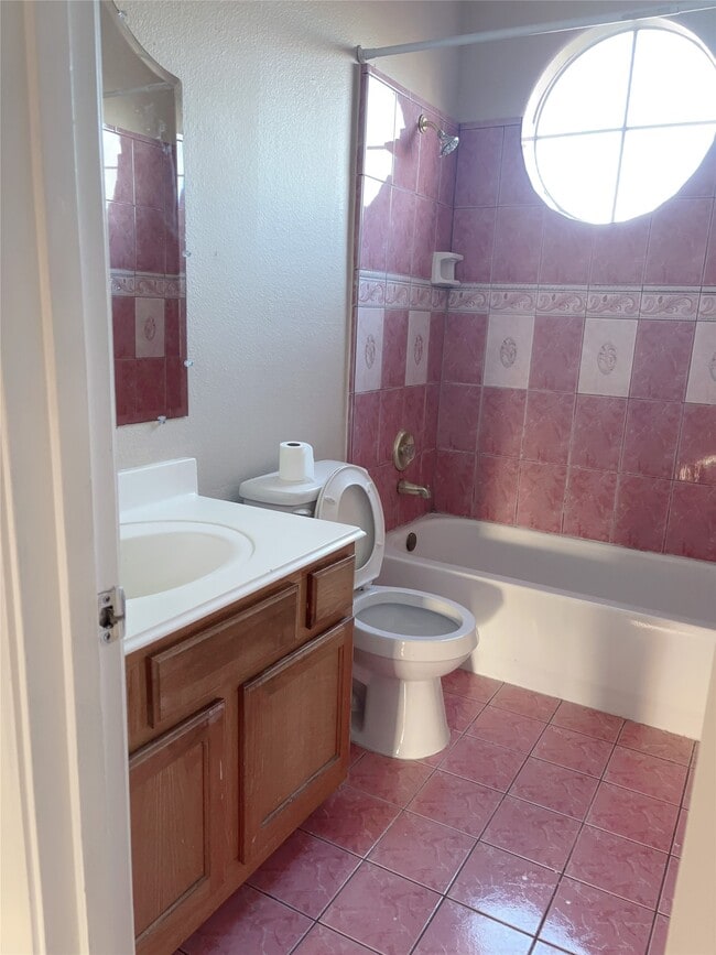 6131 E Houston Rd in Houston, TX - Building Photo - Building Photo