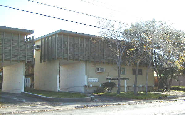 Pinecrest Apartments in Antioch, CA - Foto de edificio - Building Photo