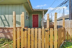 2804 Arlington St in Houston, TX - Building Photo