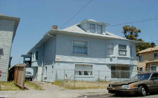 692 30th St in Oakland, CA - Building Photo - Building Photo