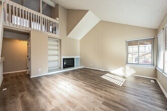 65 S Eagle Cir in Aurora, CO - Building Photo - Building Photo