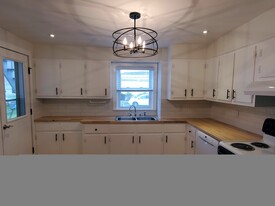 658 Grand St, Unit Apt 102 in Danville, PA - Building Photo