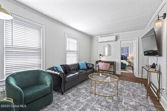 42 George St in Saratoga Springs, NY - Building Photo - Building Photo