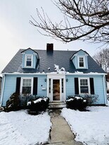 11 Gifford Dr in Worcester, MA - Building Photo