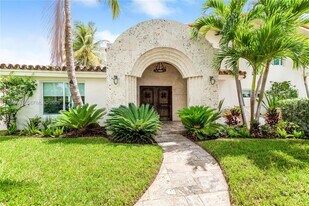 12515 Palm Rd in North Miami, FL - Building Photo