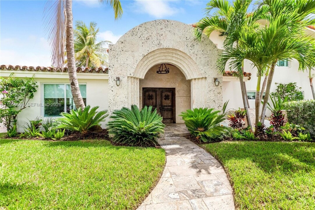 12515 Palm Rd in North Miami, FL - Building Photo