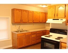 23 Fisher St-Unit -2 in North Attleboro, MA - Building Photo - Building Photo