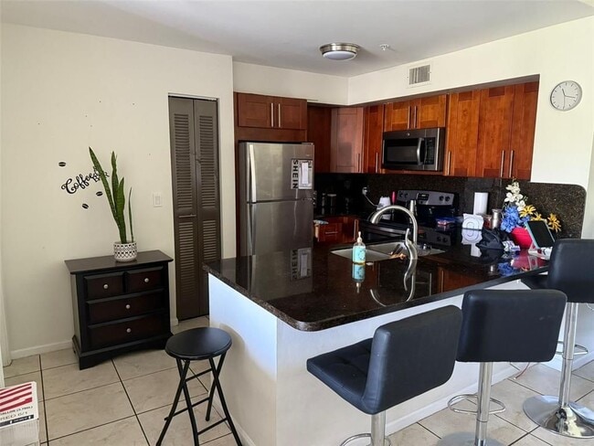 2081 Renaissance Blvd in Miramar, FL - Building Photo - Building Photo