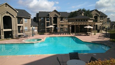 Eagle Ridge Apartments in San Antonio, TX - Building Photo - Building Photo