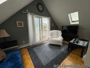 370 Main St, Unit 2 in Winthrop, MA - Foto de edificio - Building Photo