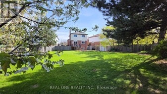 4157 Sandover Ct in Mississauga, ON - Building Photo